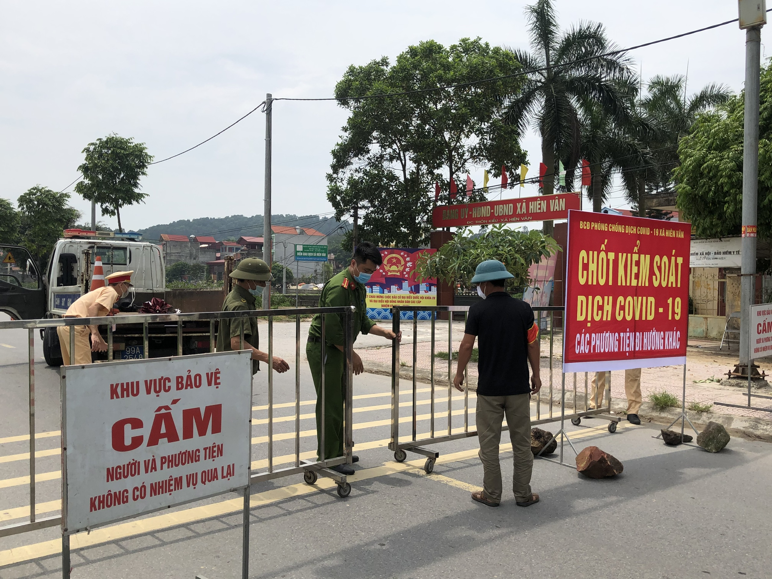 Bắc Ninh: Dỡ bỏ phong tỏa thôn Kiều, xã Hiên Vân và cụm dân cư khu phố Đa Hội, Châu Khê - Ảnh 1.