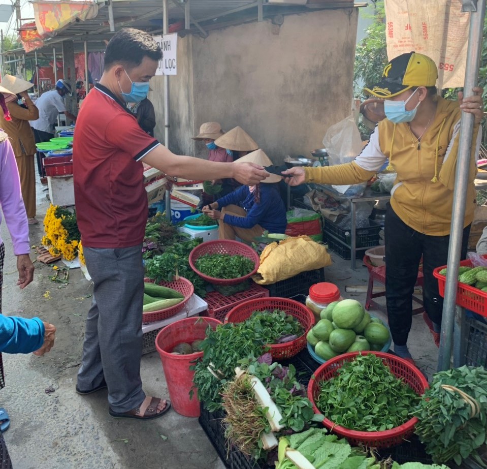 Quảng Nam: Hội Nông dân Điện Bàn chung tay cùng chính quyền và các tổ chức đoàn thể phòng chống dịch Covid-19 - Ảnh 6.