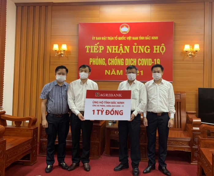 Agribank ủng hộ các địa phương phòng chống dịch Covid-19 - Ảnh 3.