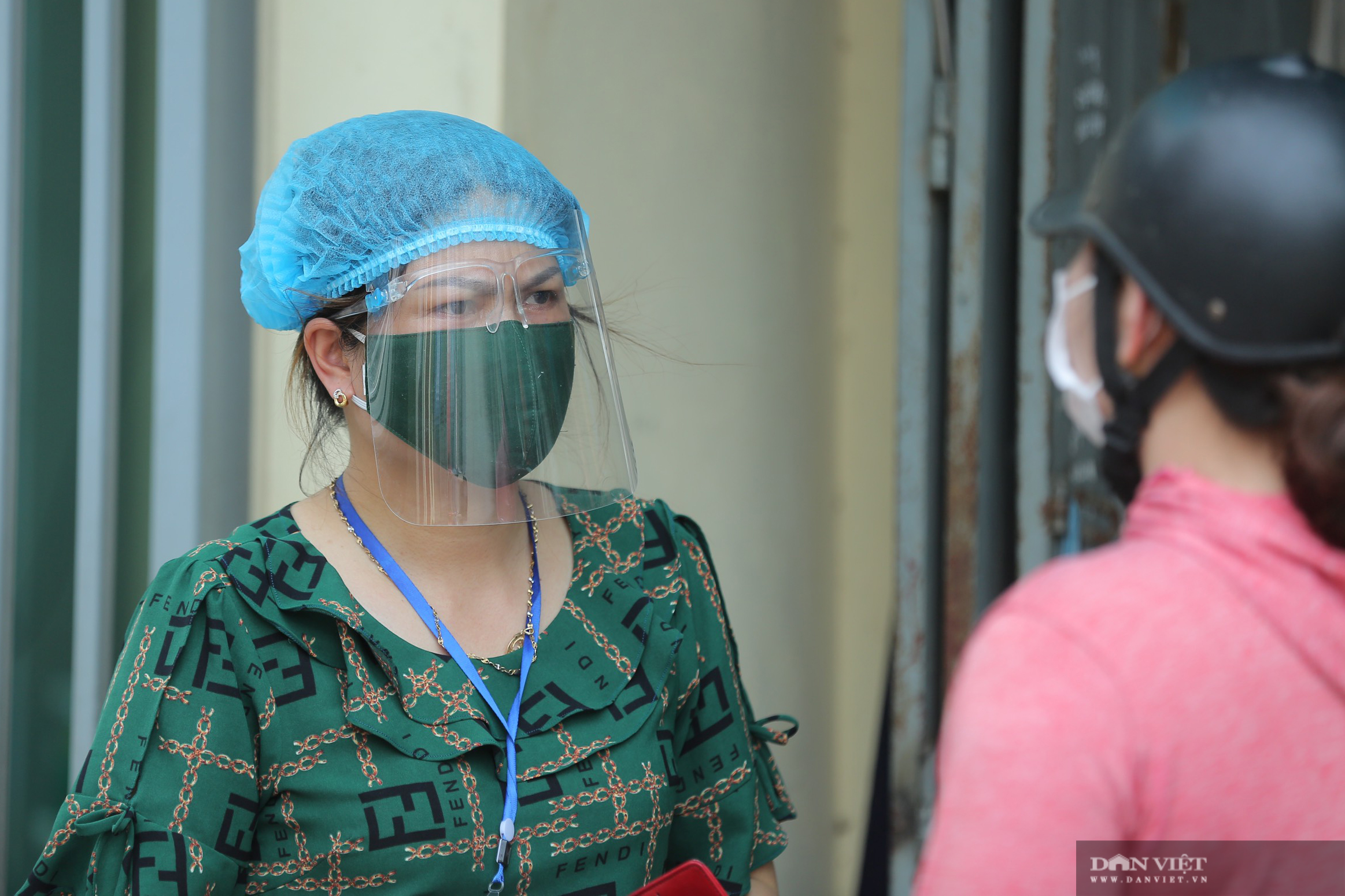 Một bệnh viện của Hà Nội ngừng tiếp bệnh nhân do có ca nhiễm Covid-19 mới - Ảnh 8.