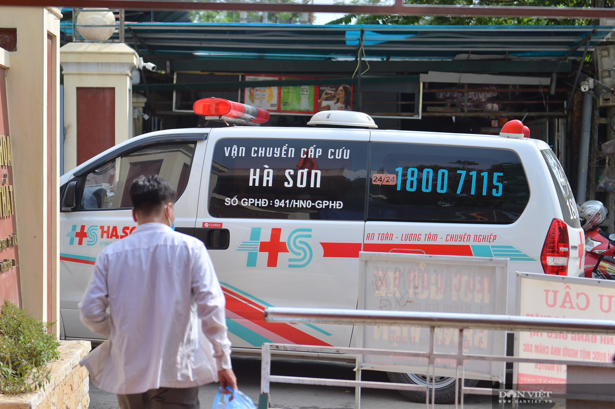 Một bệnh viện của Hà Nội ngừng tiếp bệnh nhân do có ca nhiễm Covid-19 mới - Ảnh 11.