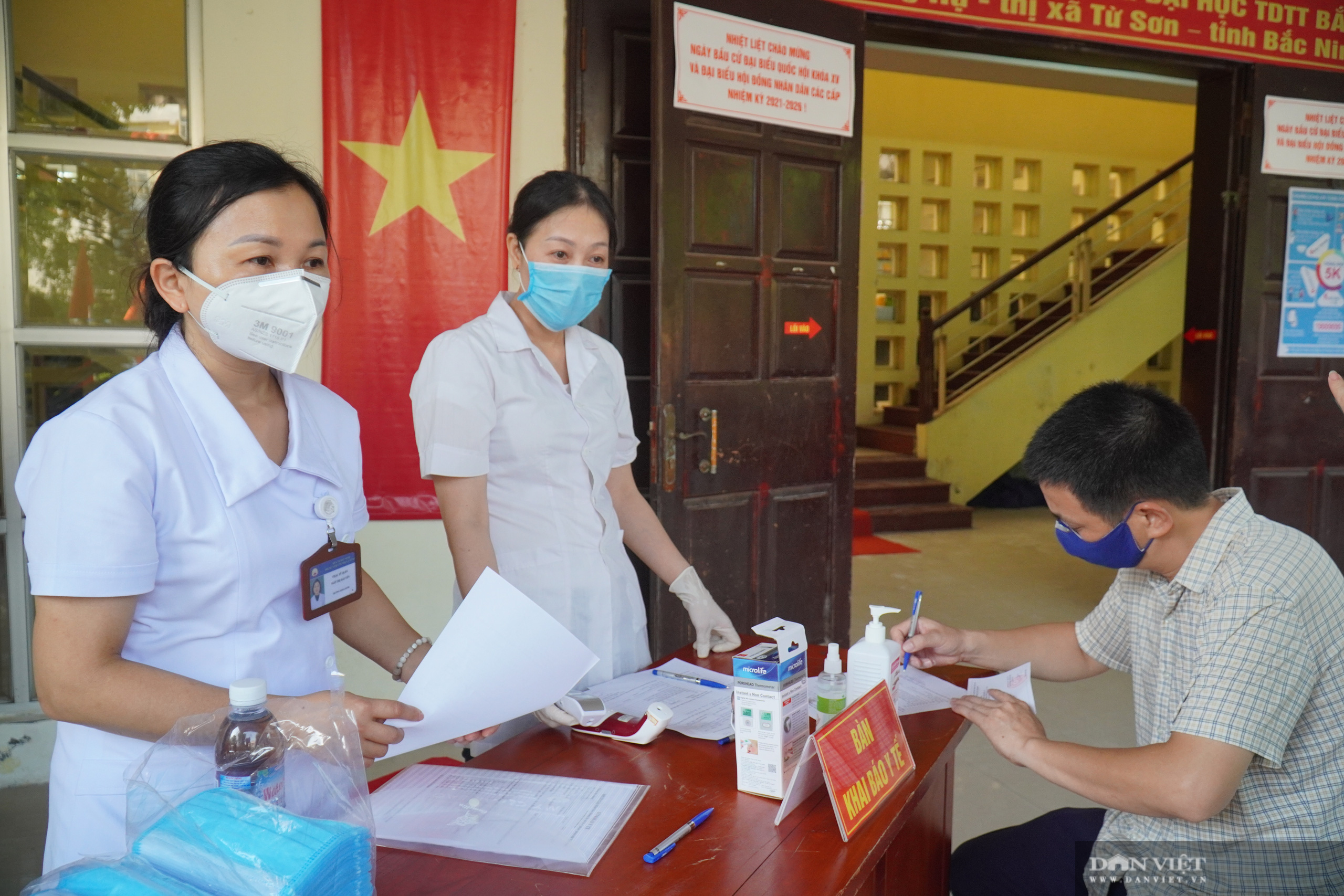 Bắc Ninh: Ngày bầu cử đặc biệt lịch sử trong khu cách ly Covid-19 - Ảnh 12.