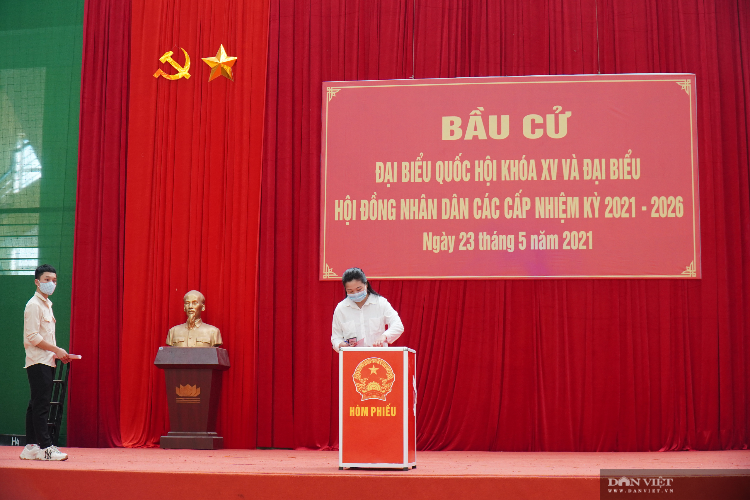 Bắc Ninh: Ngày bầu cử đặc biệt lịch sử trong khu cách ly Covid-19 - Ảnh 16.