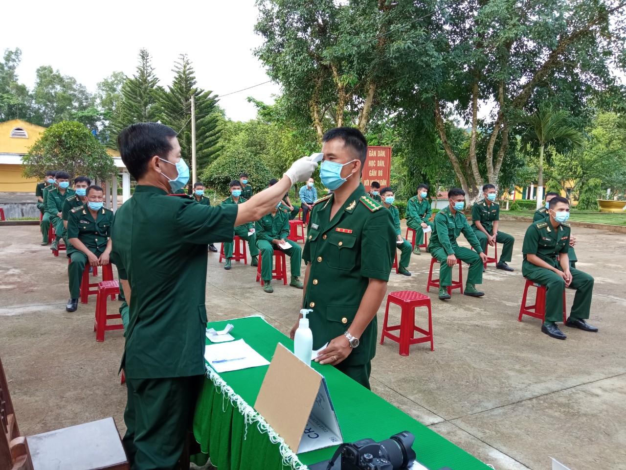 Đắk Nông: Bộ đội Biên phòng vùng biên đảm bảo an toàn khi bầu cử sớm - Ảnh 3.