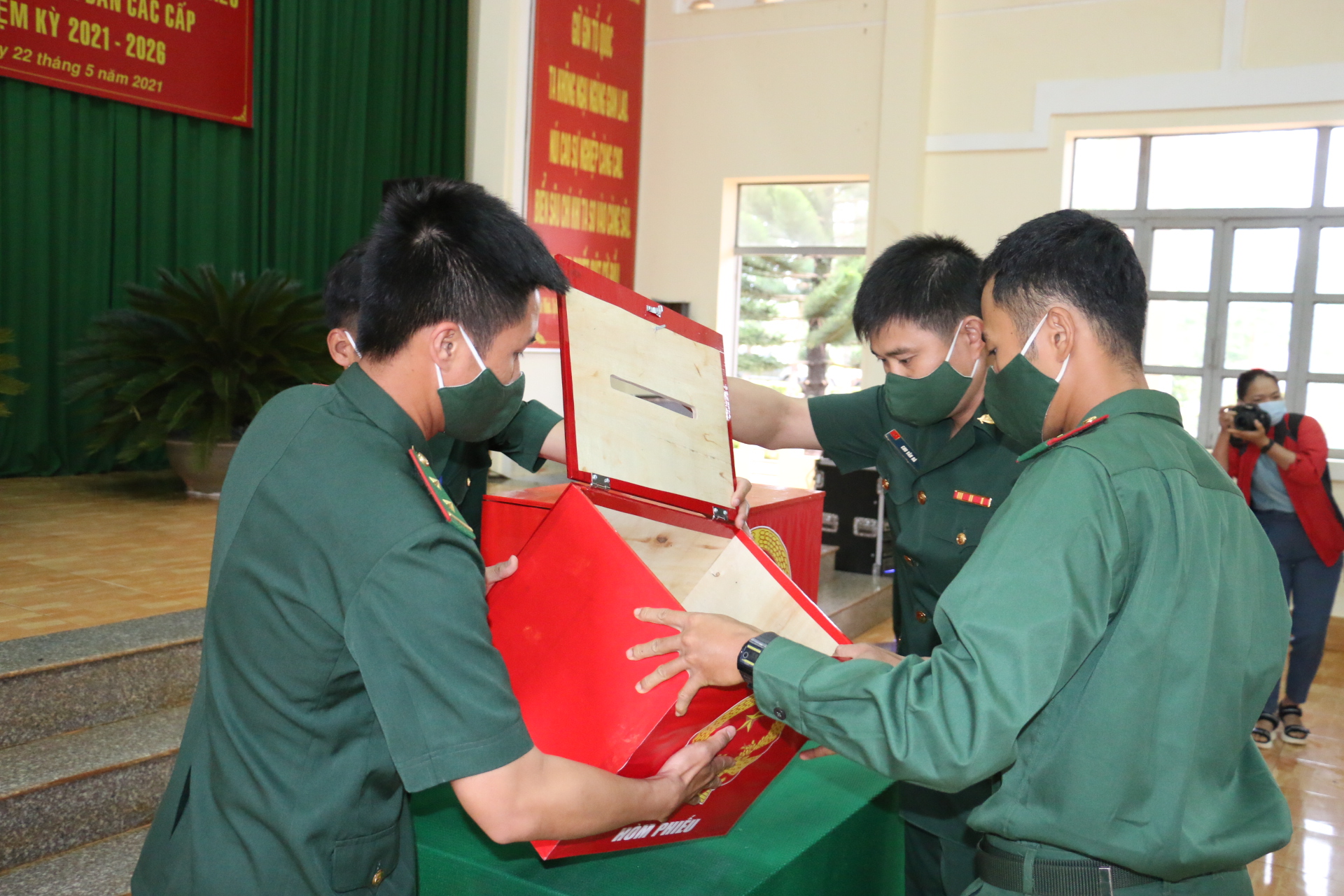 Đắk Nông: Bộ đội Biên phòng vùng biên đảm bảo an toàn khi bầu cử sớm - Ảnh 6.