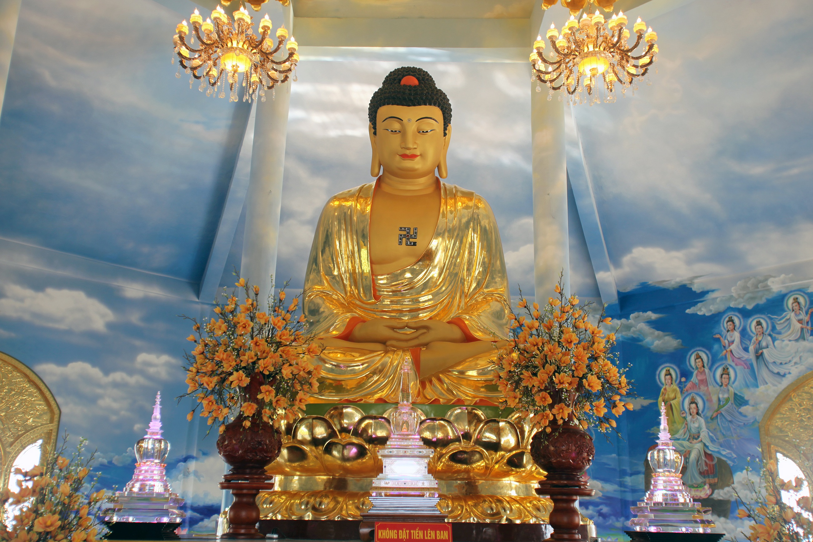 Ngôi chùa dát đầy vàng là vàng ngay gần Thủ đô Hà Nội không phải ai cũng biết - Ảnh 9.
