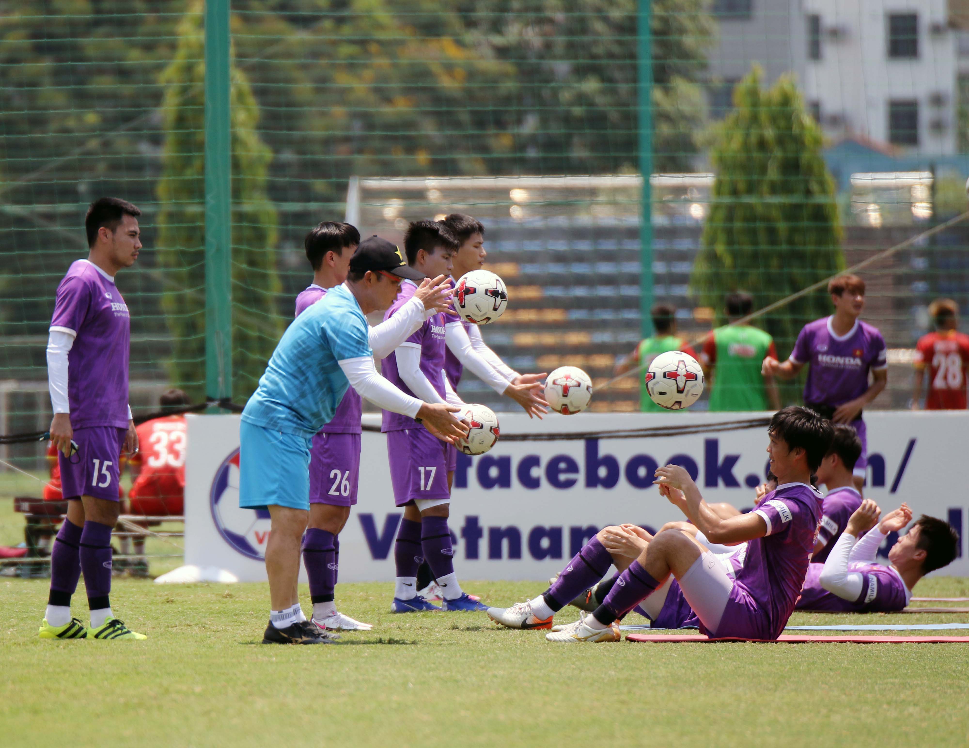 HLV Park Hang-seo đích thân tập cùng Tuấn Anh &quot;bài&quot; này! - Ảnh 1.