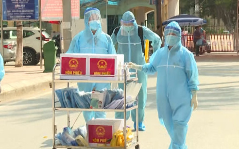 Những hình ảnh "biết nói" trong khu giãn cách ở Bệnh viện Đa khoa tỉnh Thái Bình