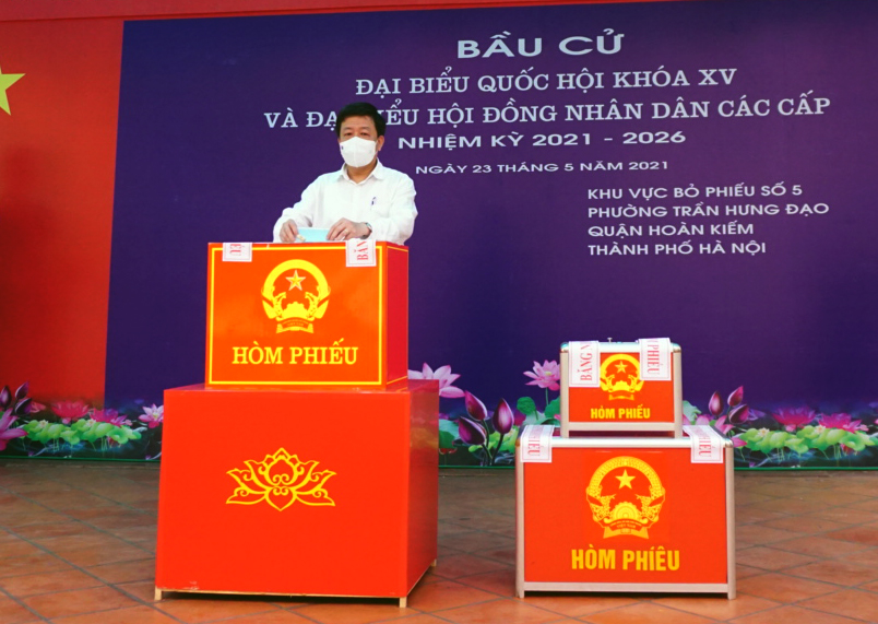 Ảnh: Bí thư, Chủ tịch Hà Nội thực hiện &quot;quyền và nghĩa vụ&quot; của cử tri - Ảnh 12.