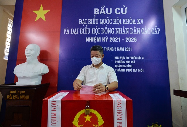 Ảnh: Bí thư, Chủ tịch Hà Nội thực hiện &quot;quyền và nghĩa vụ&quot; của cử tri - Ảnh 10.