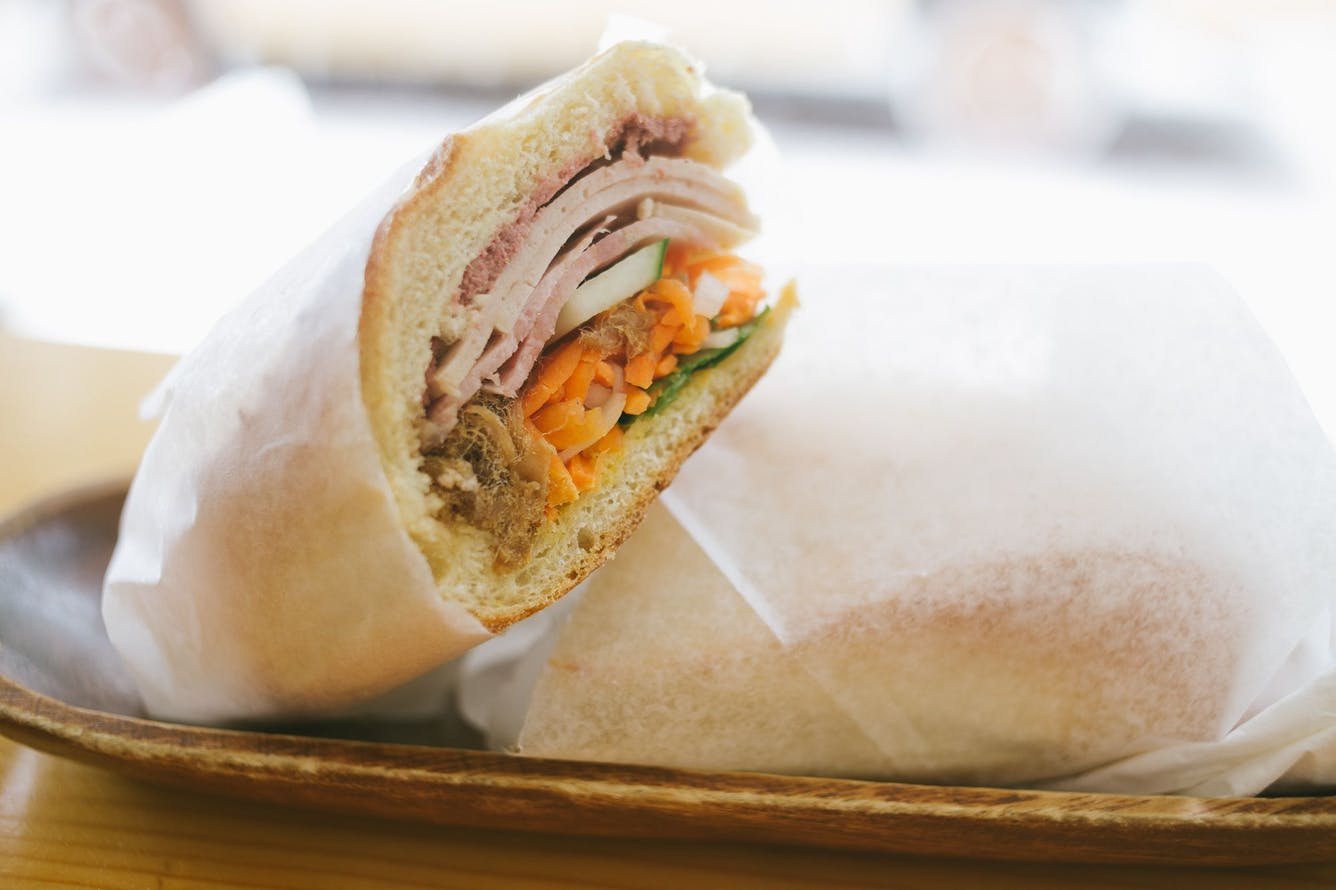 &quot;Chảy nước miếng&quot; với bánh mì Việt siêu ngon ở New York - Ảnh 6.