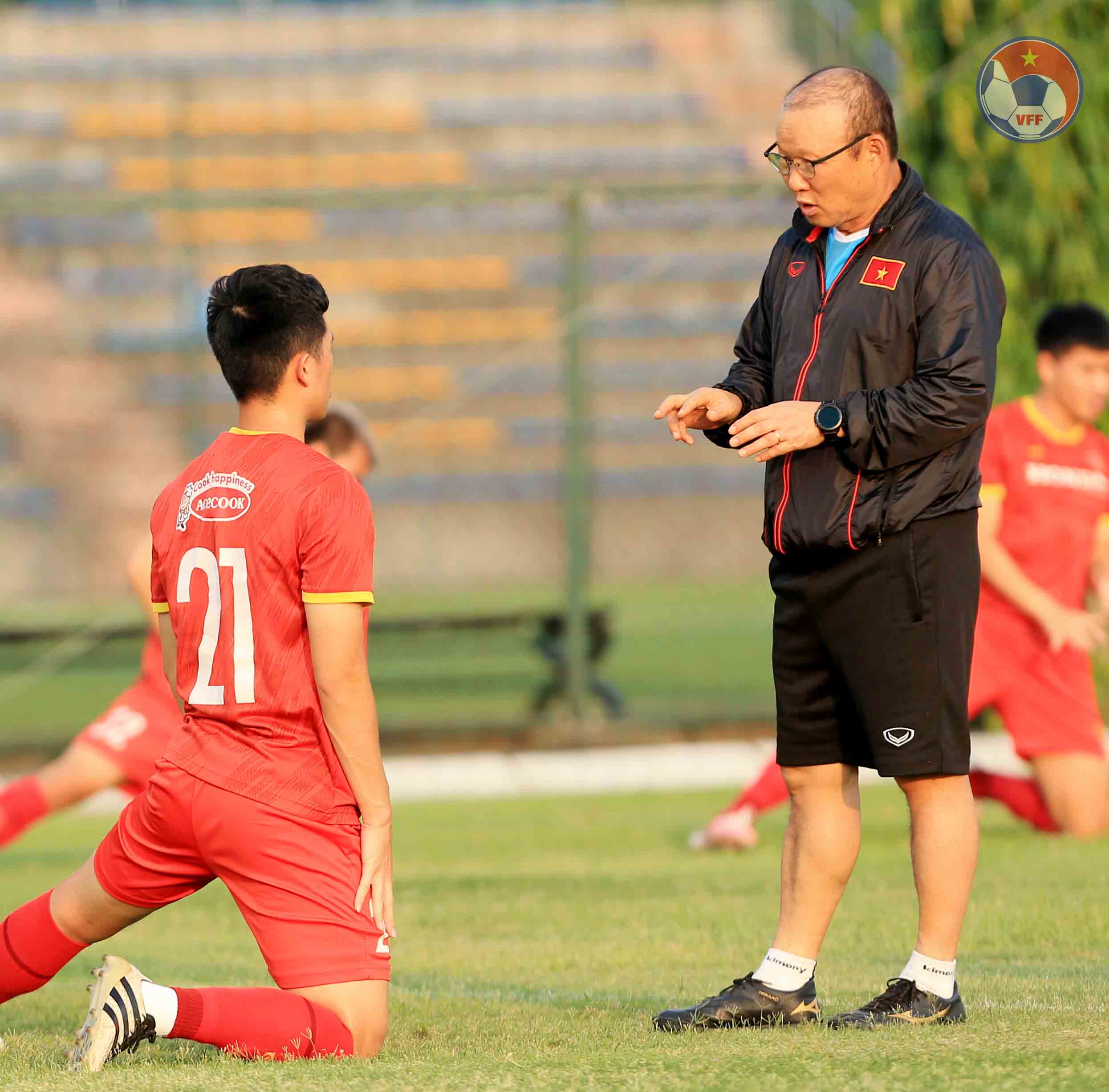 HLV trưởng Park Hang-seo công bố danh sách 29 cầu thủ ĐT Việt Nam thi đấu Vòng loại World Cup tại UAE - Ảnh 2.