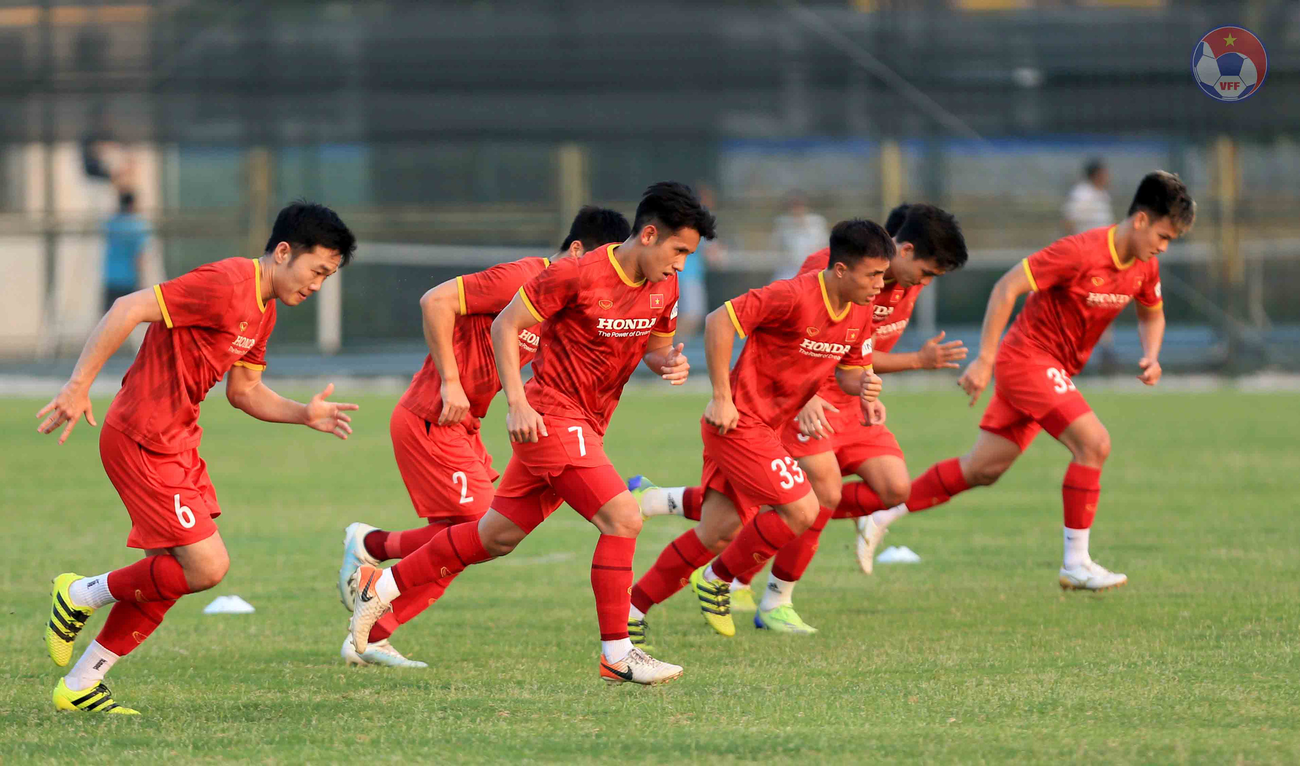 HLV trưởng Park Hang-seo công bố danh sách 29 cầu thủ ĐT Việt Nam thi đấu Vòng loại World Cup tại UAE - Ảnh 8.