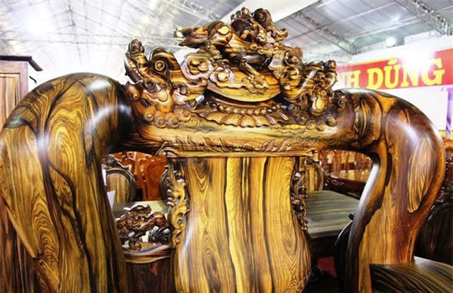 Những &quot;kiệt tác&quot; bàn ghế kỳ lân tiền tỷ được đại gia Việt ráo riết săn lùng - Ảnh 3.