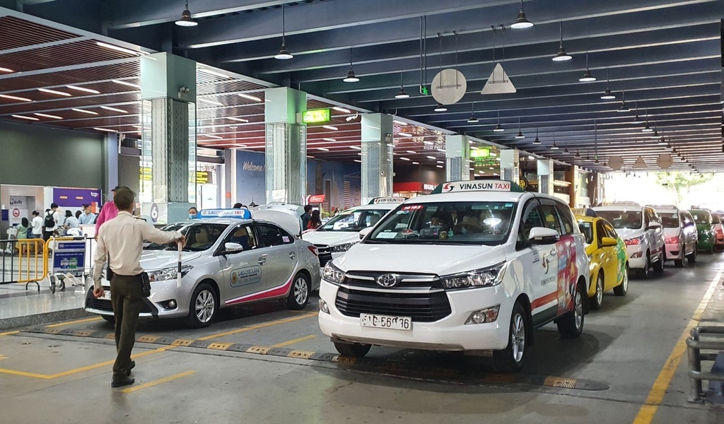 Hiệp hội taxi 3 miền &quot;xin&quot; ngừng đóng bảo hiểm xã hội,  - Ảnh 1.