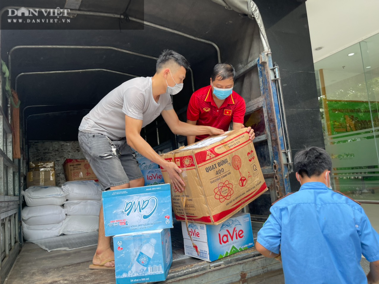 Báo Nông thôn Ngày nay/Điện tử Dân Việt đang trên hành trình tiếp sức tuyến đầu chống dịch tại Điện Biên - Ảnh 3.