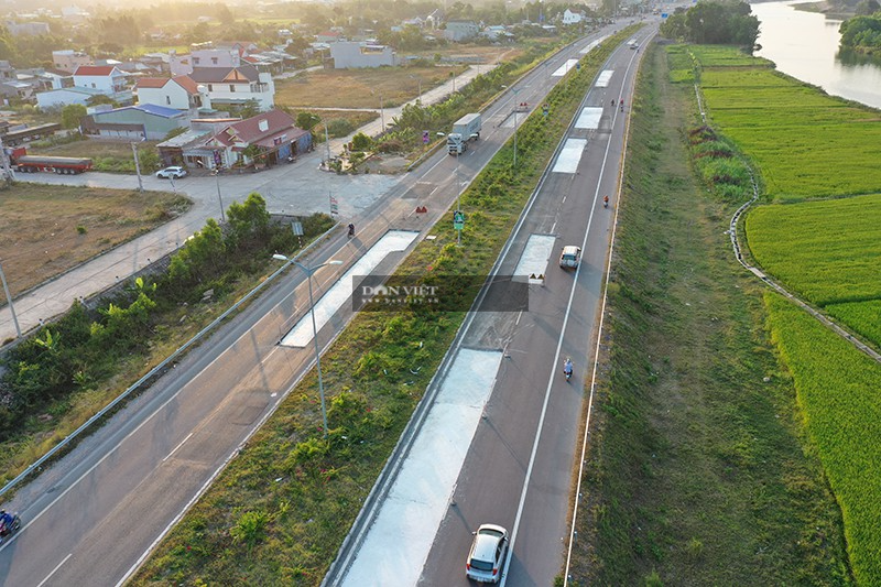 Quốc lộ 4.410 tỷ “chưa nghiệm thu đã hỏng”: Phê bình, kiểm điểm chủ đầu tư, nhà thầu thi công - Ảnh 1.