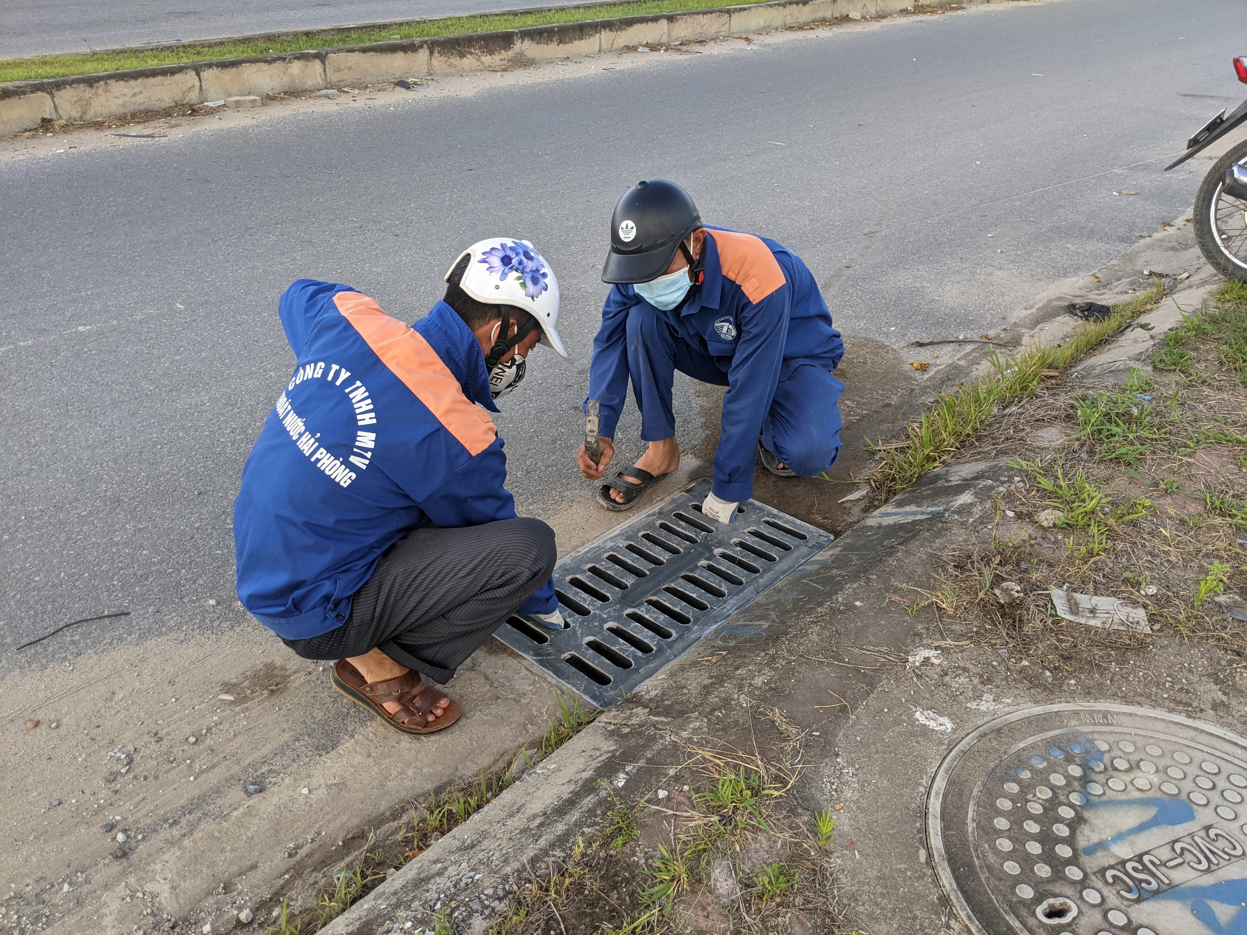 Hải Phòng: Hố tử thần trên đường Bùi Viện đã được khắc phục  - Ảnh 1.