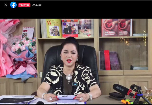 Điều gì khiến livestream của CEO Nguyễn Phương Hằng phá vỡ kỷ lục, có tới gần 400.000 người xem? - Ảnh 2.