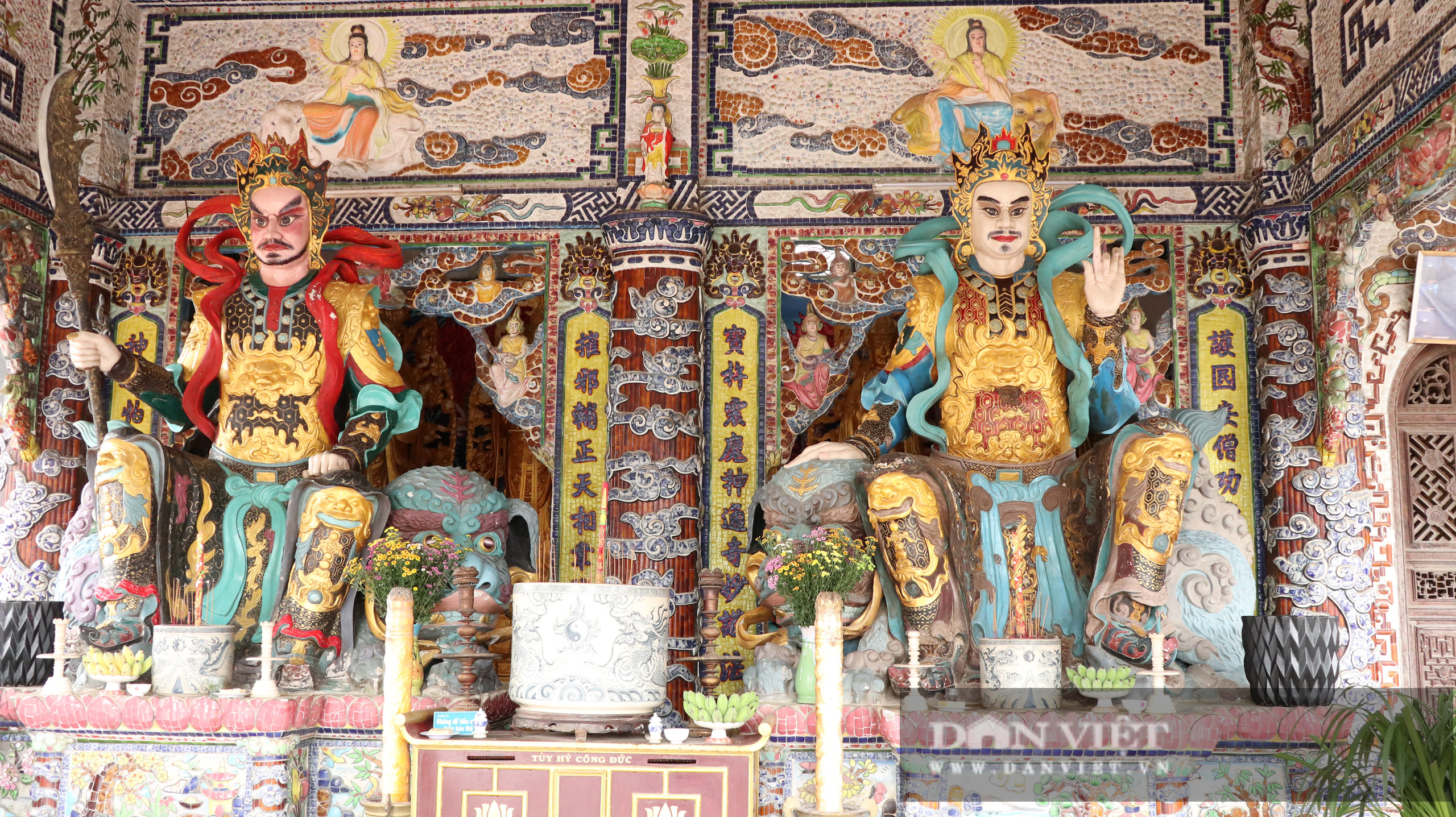 Chùa Ve Chai: Nơi được khảm hàng trăm tấn mảnh sành đủ màu sắc từ Bát Tràng - Ảnh 13.
