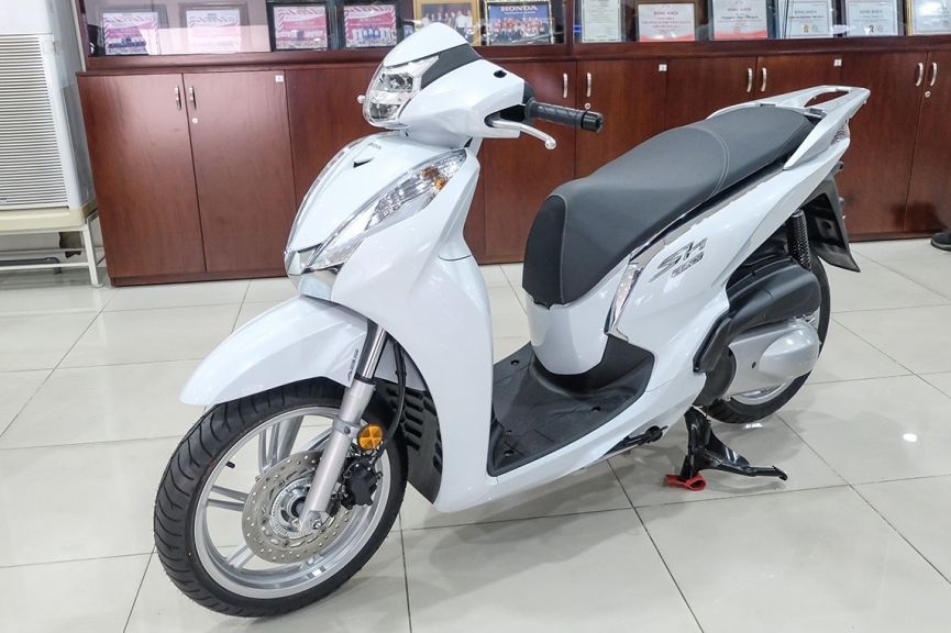 Chi tiết Honda SH300i Total Black 2020 đầu tiên về Việt Nam Nhập Ý giá  trên dưới 300 triệu đồng