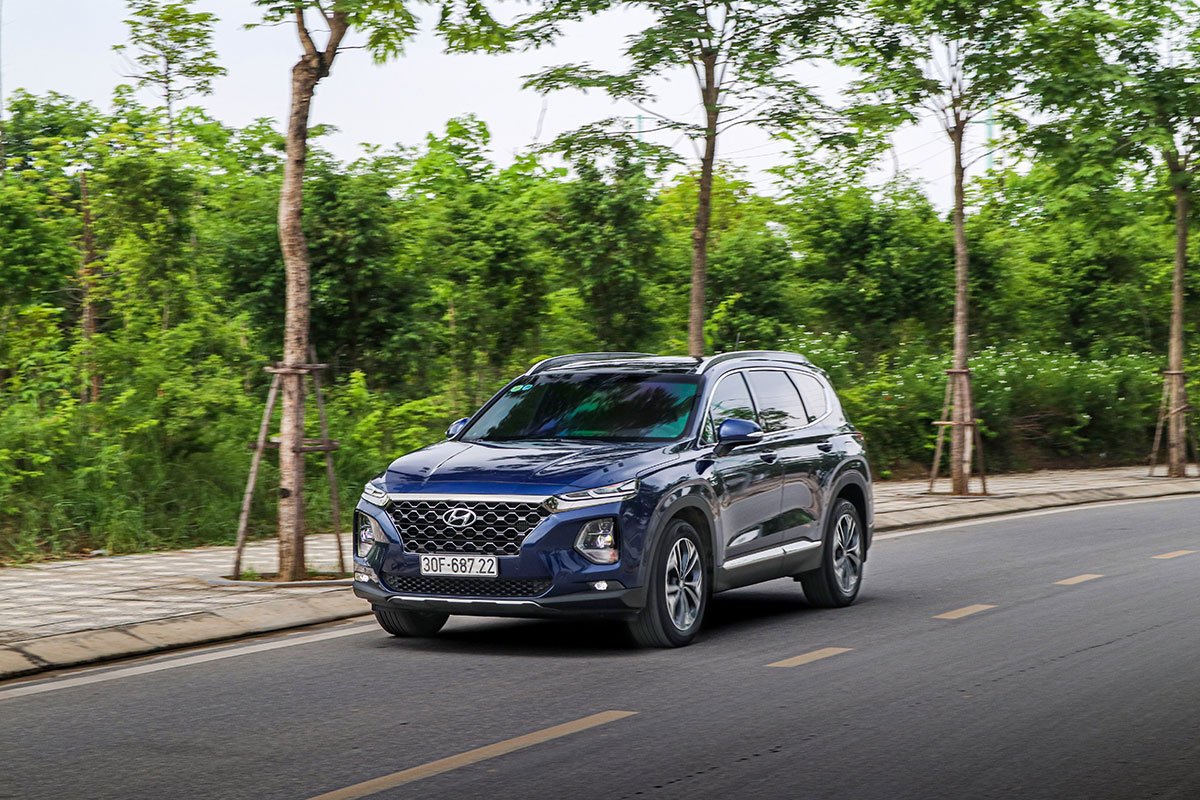 Hyundai Santa Fe 2021 ra mắt, xe cũ giảm giá cực sốc - Ảnh 1.