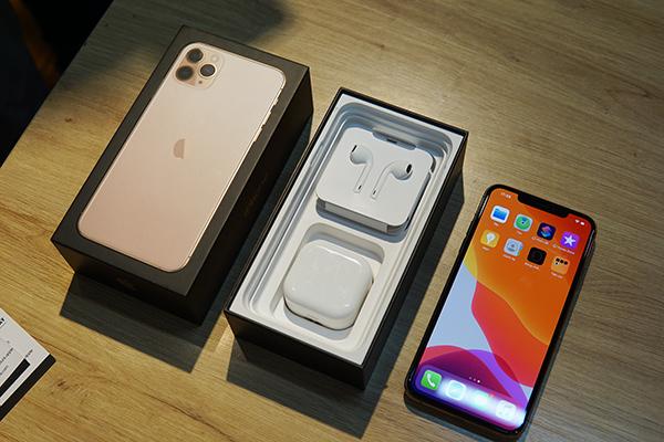 iPhone 11 Pro Max giảm giá bất ngờ, smartphone đáng mua nhất năm 2021? - Ảnh 2.