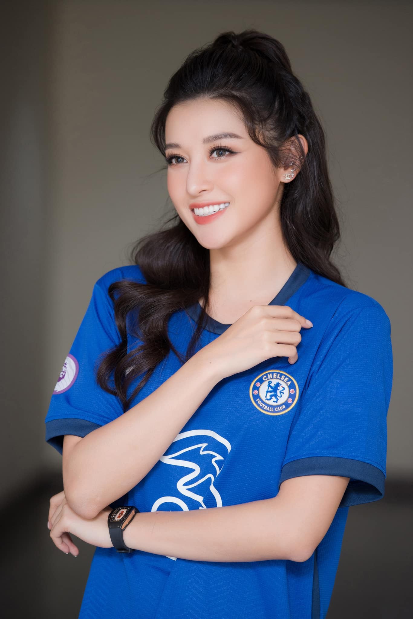 Á hậu Huyền My rạng rỡ chúc mừng Chelsea vô địch cúp C1 - Ảnh 4.