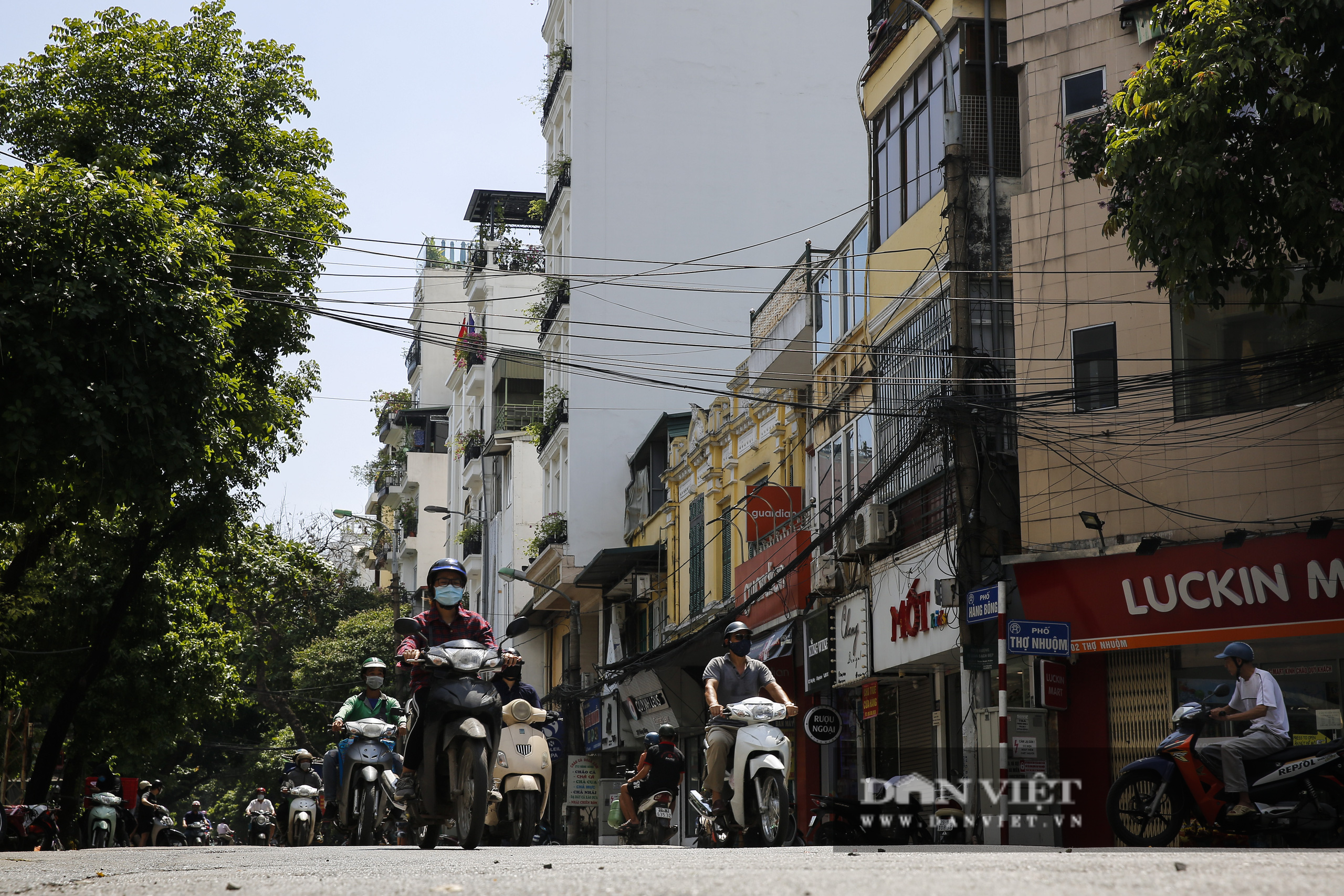 Hà Nội: Kỳ lạ con phố cổ dài 1 Km nhưng có 6 tên gọi khác nhau - Ảnh 6.