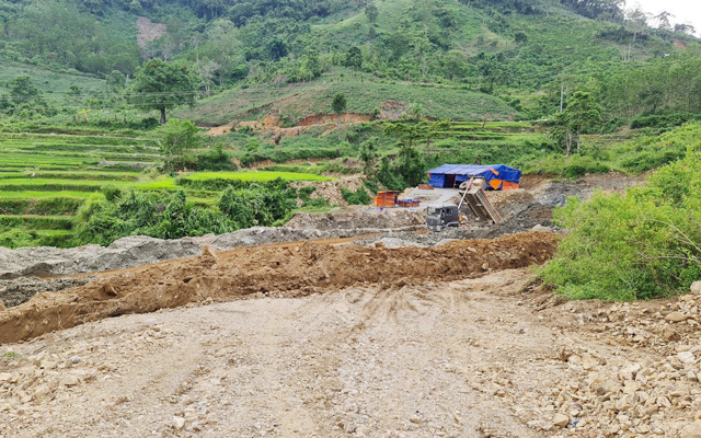 Quảng Ngãi: Chưa đền bù đất cho dân, đơn vị thi công đã ủi phá làm dự án thủy điện? 