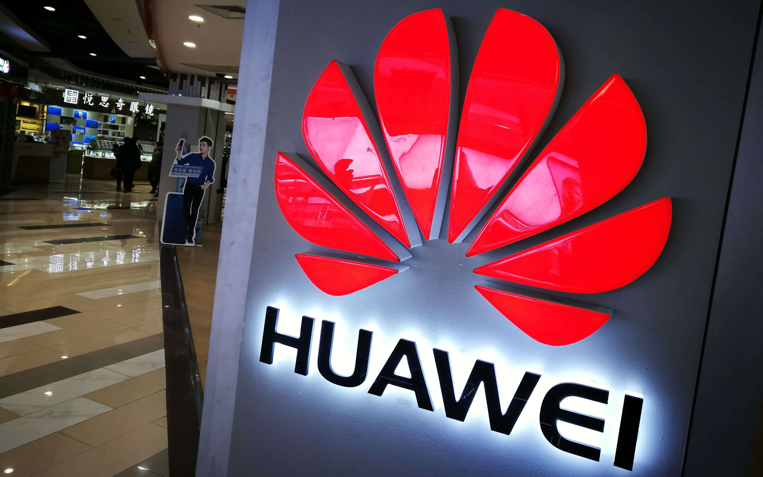 Huawei’s phone segment “hits” at home in China