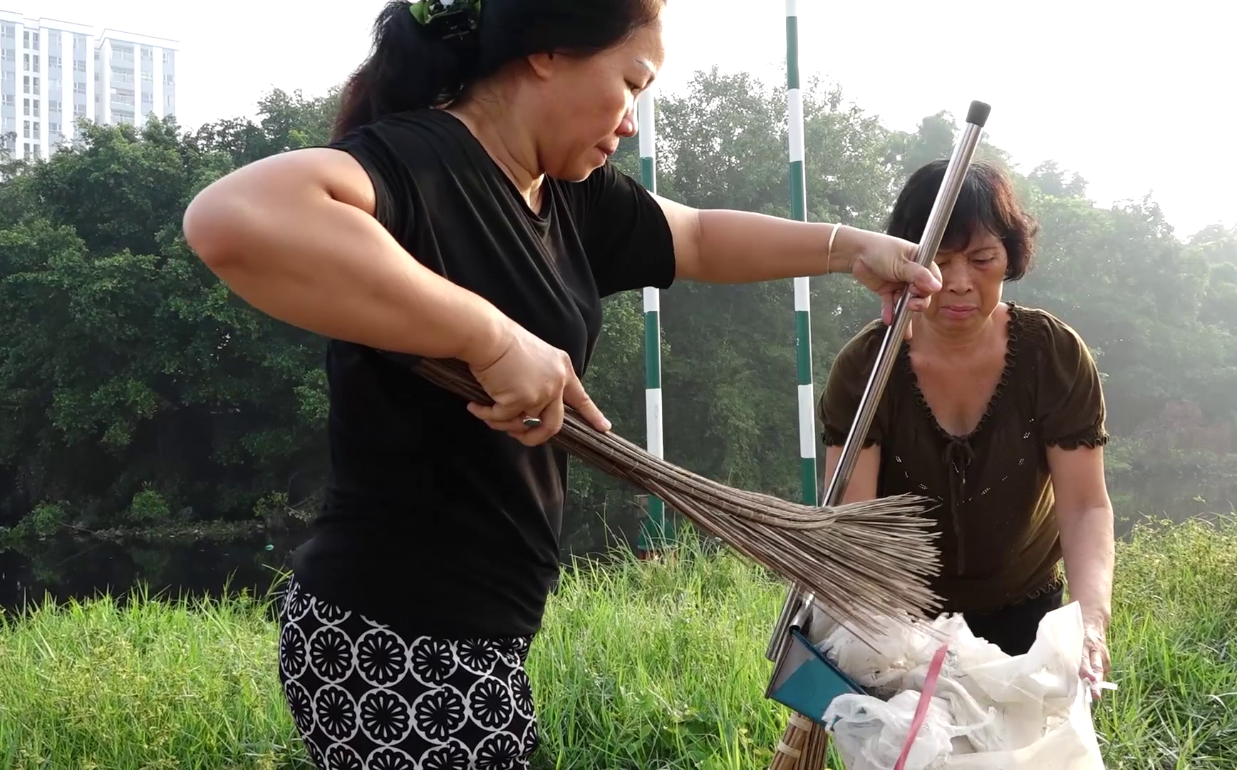 TP.HCM: Bà con Công giáo chung tay biến khu xóm thành nơi đáng sống - Ảnh 3.