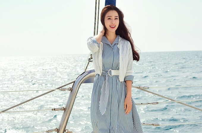 Kim Tae Hee rạng rỡ, tươi tắn không ngờ ở tuổi 41 - Ảnh 1.