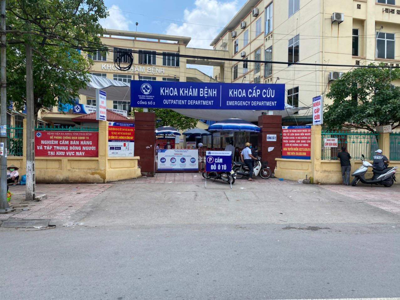 Phong tỏa Bệnh viện Đa khoa tỉnh Thái Bình vì dịch Covid-19 - Ảnh 3.