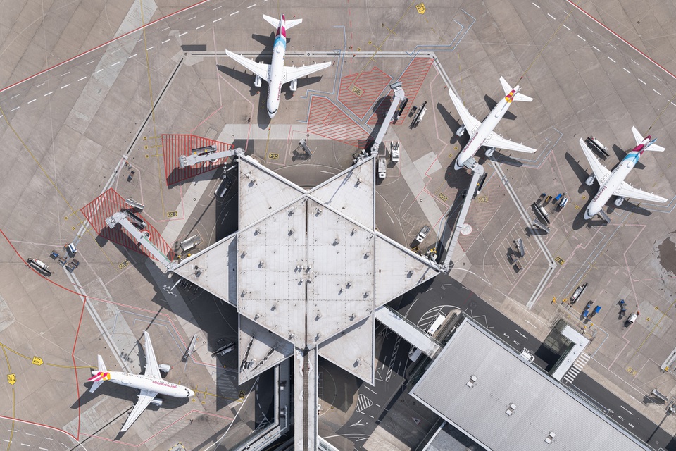 Những bức ảnh hé lộ góc nhìn hiếm thấy của các sân bay - Ảnh 10.