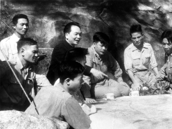 12 đêm thức trắng của Đại tướng Võ Nguyên Giáp và bước ngoặt quyết định trong trận Điện Biên Phủ - Ảnh 2.