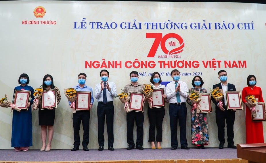 Báo Dân Việt đạt giải báo chí 70 năm ngành Công Thương - Ảnh 2.