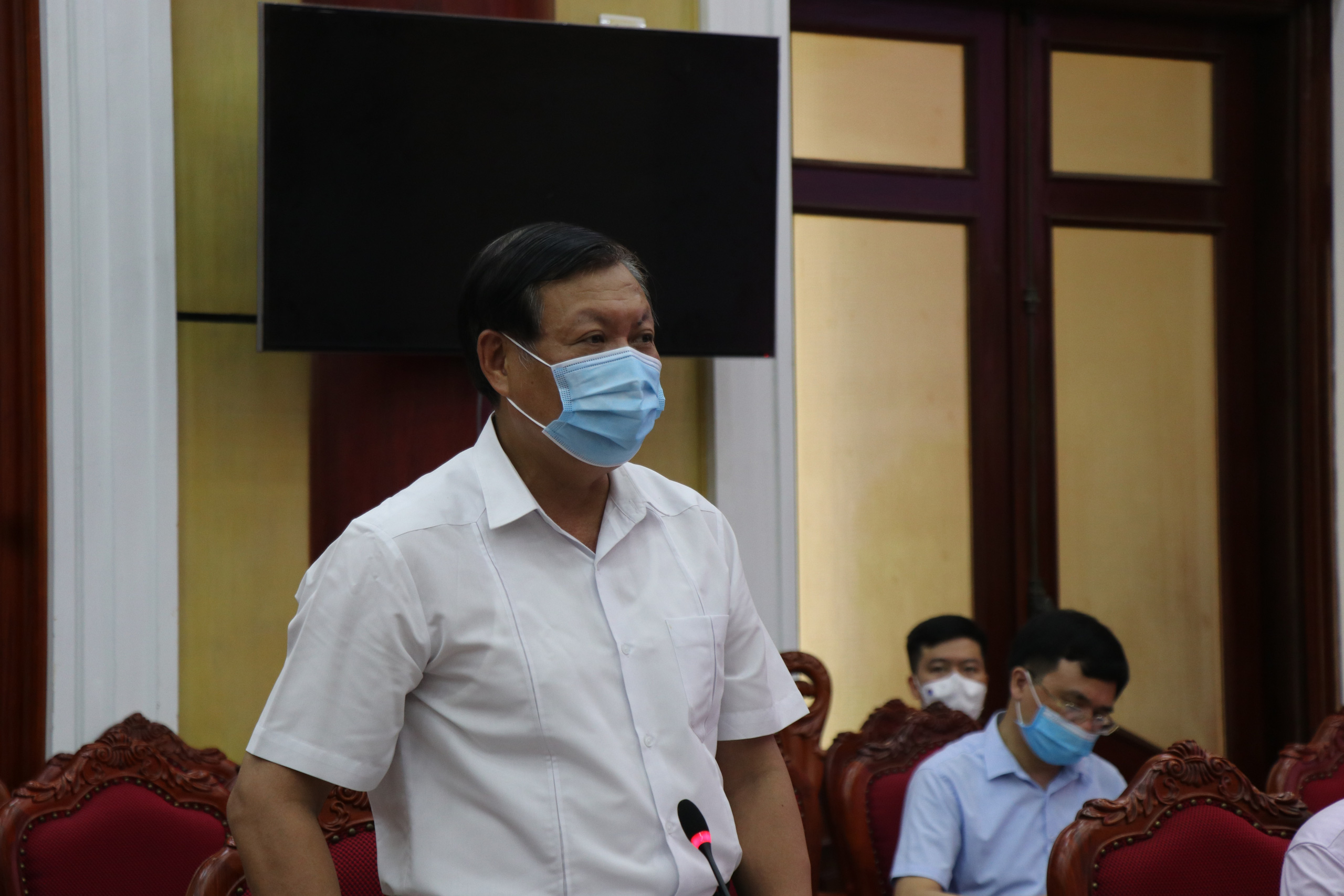 Thứ trưởng Bộ Y tế Đỗ Xuân Tuyên lưu ý Bắc Ninh phòng dịch Covid-19 ở các KCN, cơ sở điều trị, công sở... - Ảnh 1.