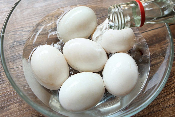 Làm trứng vịt muối thơm ngon tuyệt đỉnh đừng quên gia vị này - Ảnh 3.