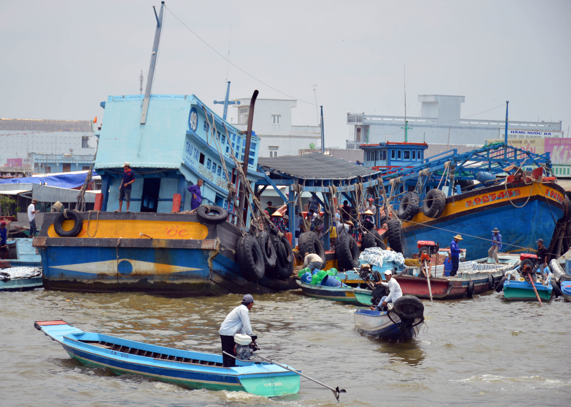 Tin mới vụ người đàn ông nghi bị giết, vứt thi thể xuống biển - Ảnh 1.