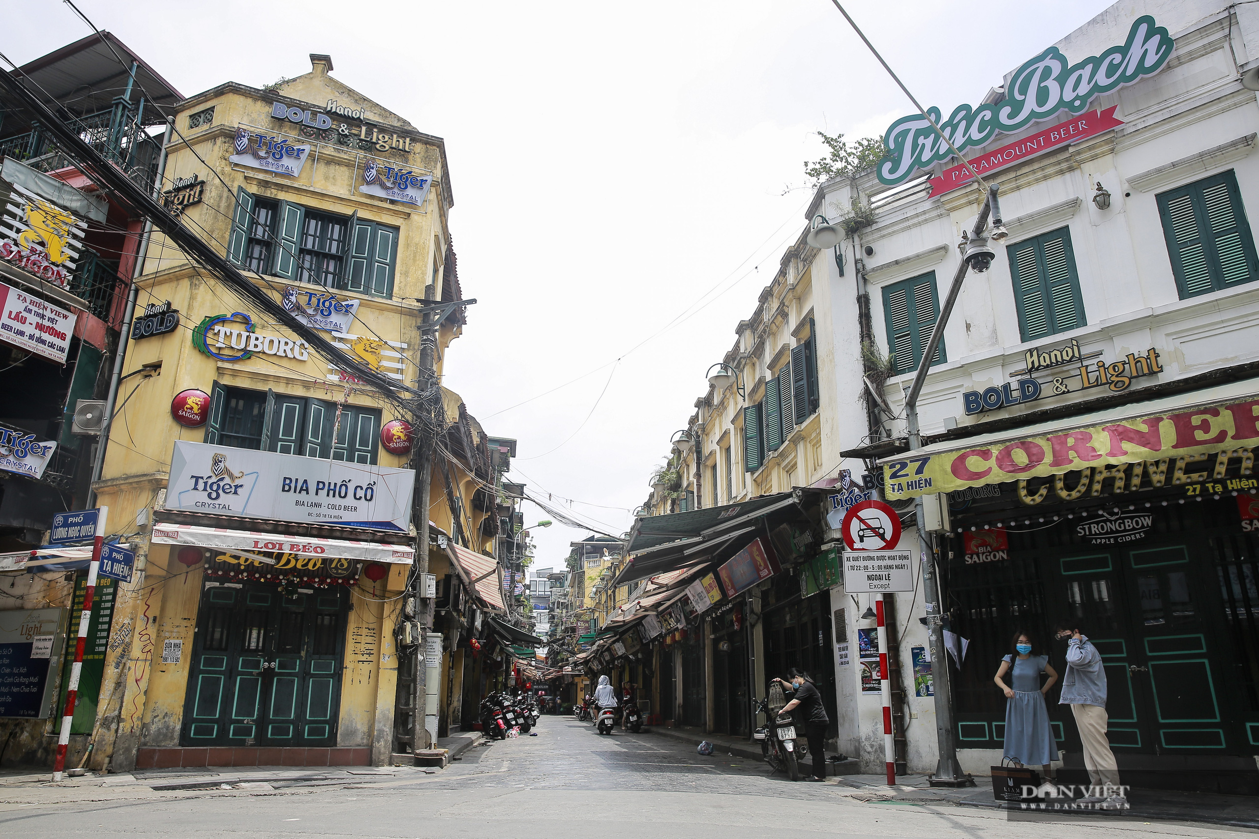 Những phố ẩm thực “không ngủ” tại Hà Nội đóng cửa hàng loạt vì Covid-19 - Ảnh 1.