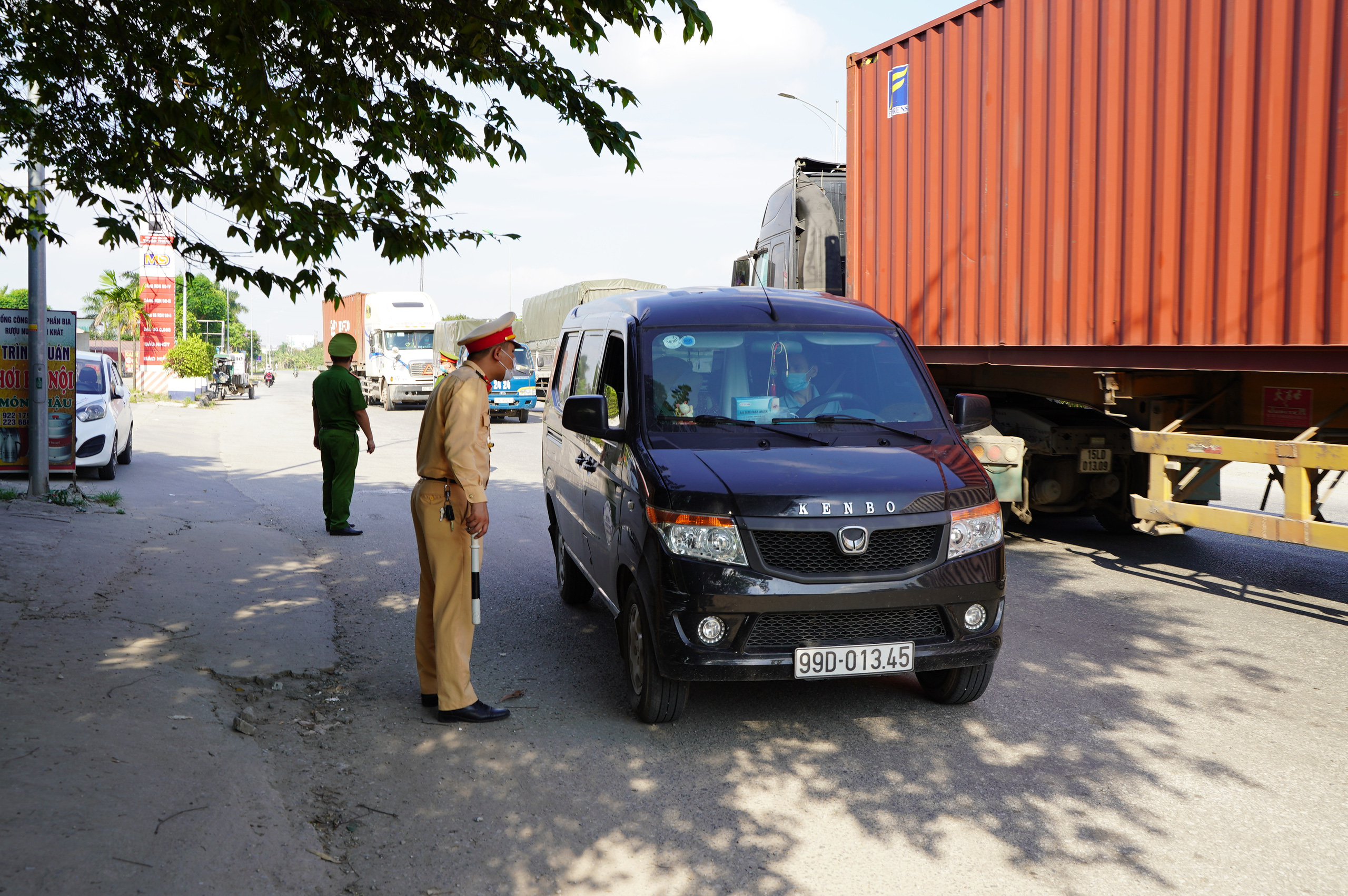 Bắc Ninh: Huyện Thuận Thành phong toả, đoàn rước dâu  &quot;quay đầu xe&quot;  - Ảnh 5.