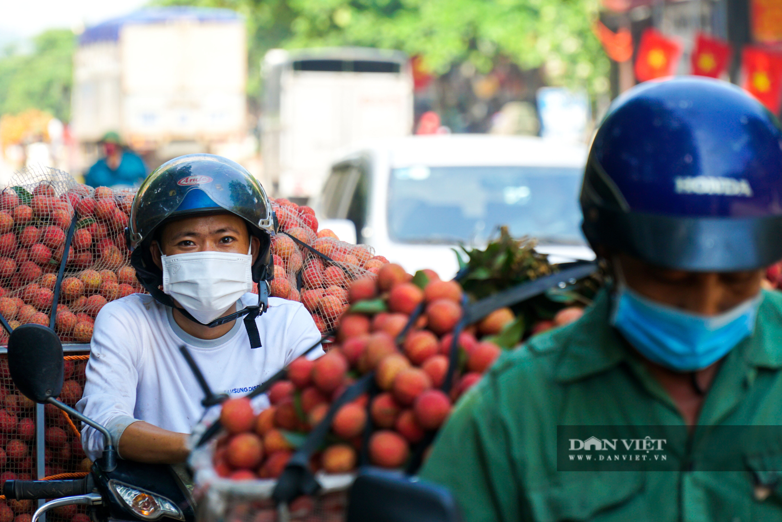 Vải Lục Ngạn được mùa nhưng không được giá, nông dân kêu trời, tiểu thương kêu lỗ - Ảnh 5.