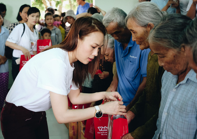 Những nghệ sĩ Việt chọn cách làm từ thiện trong lặng lẽ - Ảnh 1.