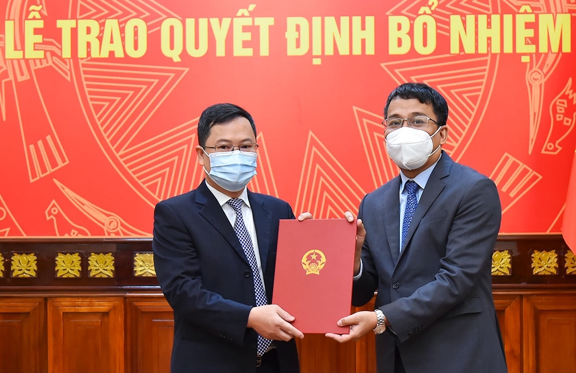 Trao quyết định bổ nhiệm Quyền Vụ trưởng Vụ Biên giới Việt – Trung - Ảnh 1.