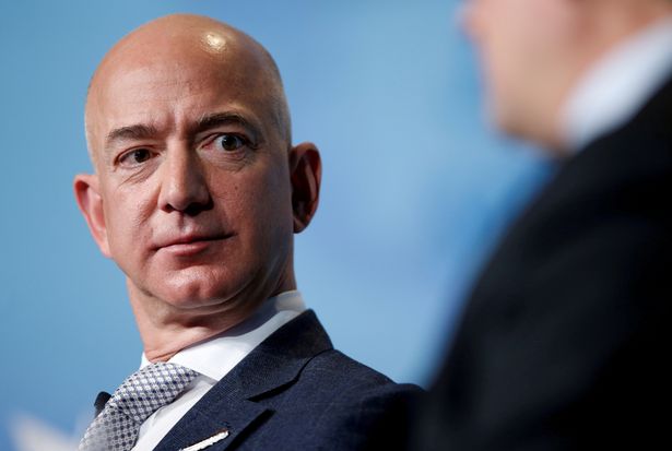 Những nguy hiểm tiềm tàng trong chuyến du hành vũ trụ của Jeff Bezos - Ảnh 3.