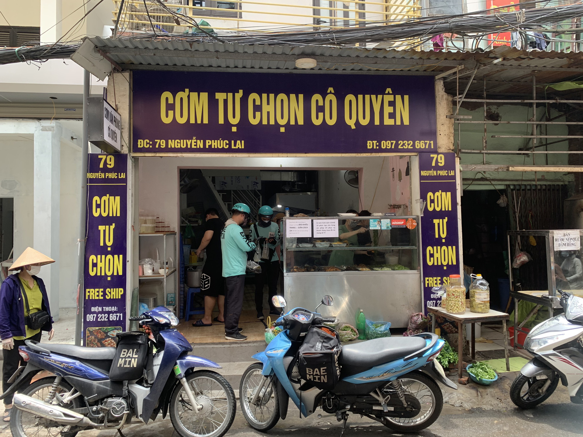 Hà Nội hồi hộp chờ quán xá - Ảnh 3.