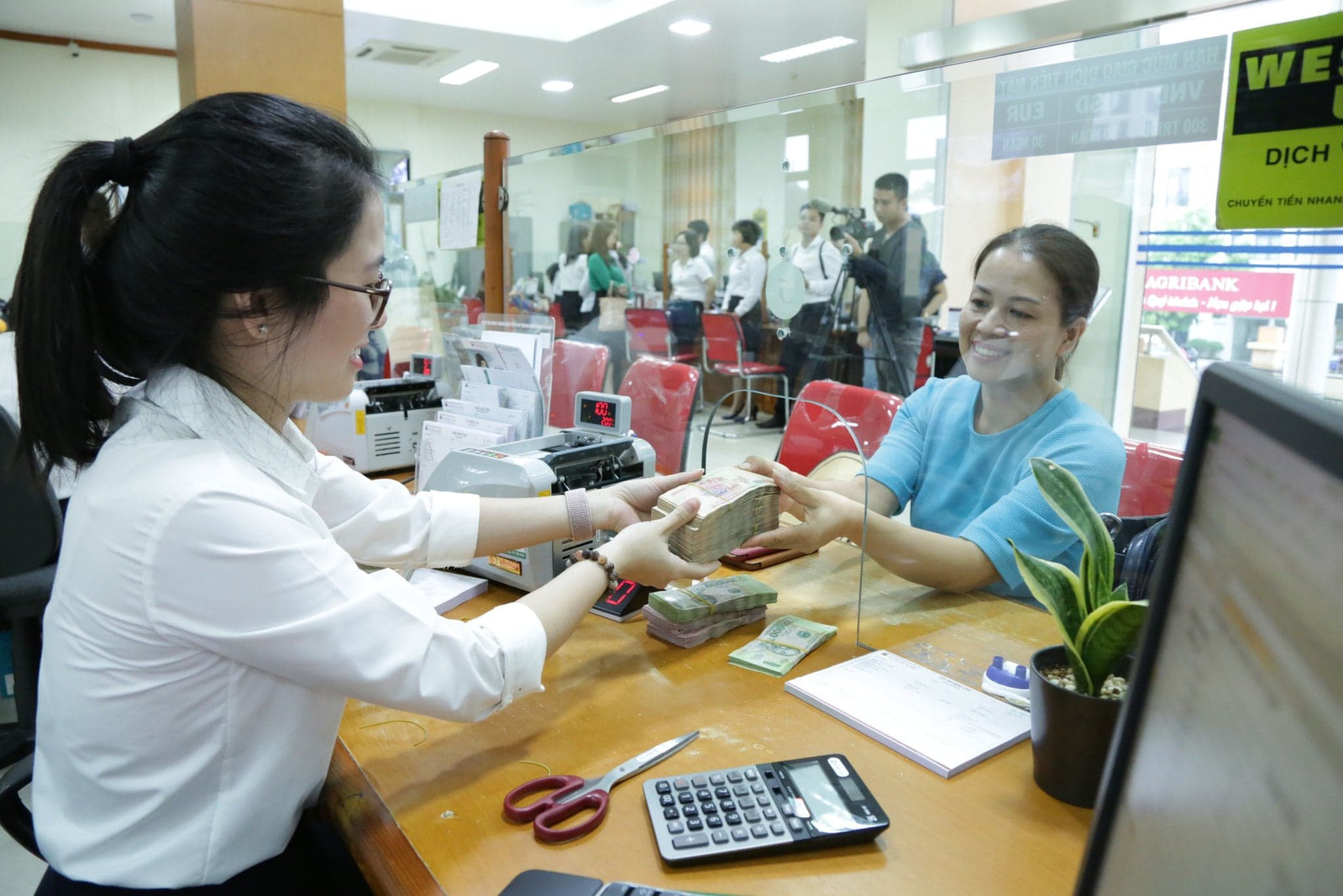 Chân dung Chủ tịch ngân hàng lớn nhất Việt Nam vừa trúng đại biểu Quốc hội khóa XV - Ảnh 3.