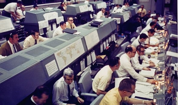 Giám đốc điều hành NASA trong sứ mệnh Apollo 13: “Chúng tôi gần như đã tuyệt vọng” - Ảnh 2.