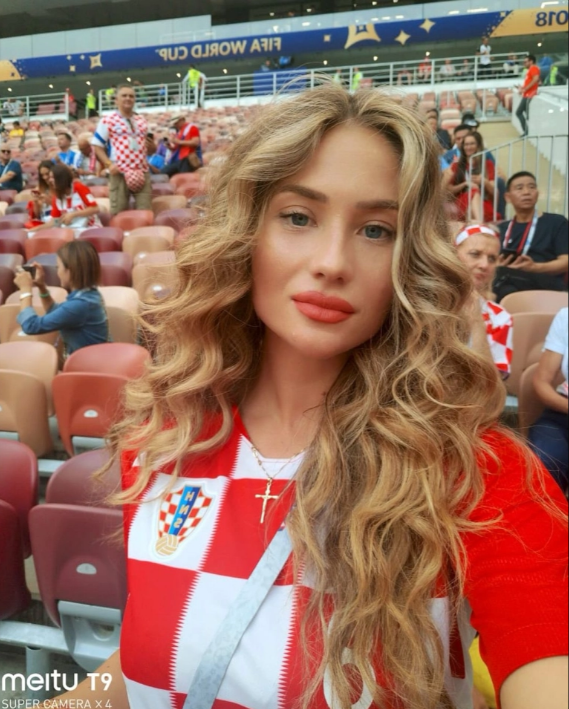 EURO 2020: WAGs Anh vs Croatia đọ sắc - Ảnh 4.